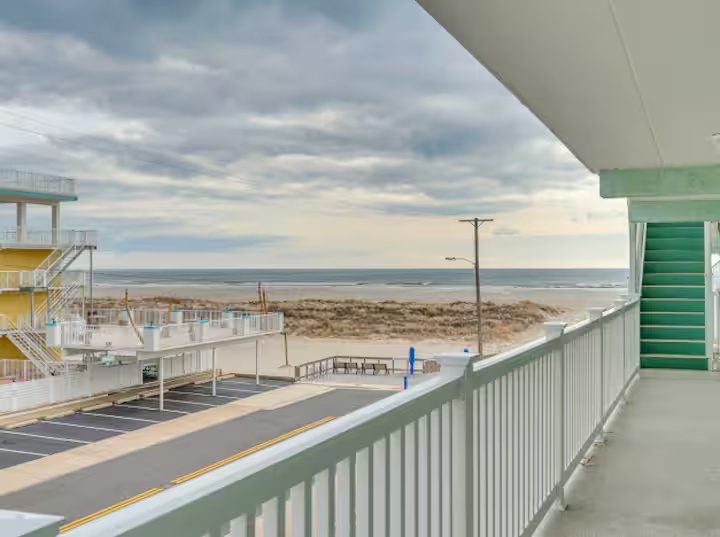 Ocean view from the third-floor walkway